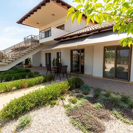 Varkes Suites 2 Nea Moudania Ngoại thất bức ảnh