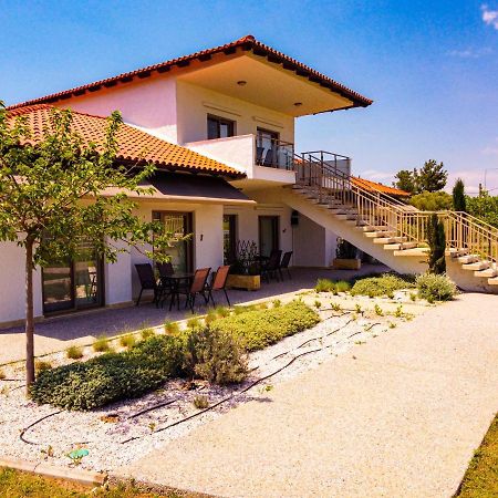 Varkes Suites 2 Nea Moudania Ngoại thất bức ảnh