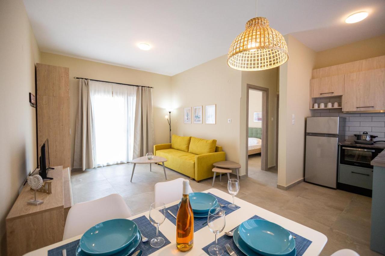 Varkes Suites 2 Nea Moudania Ngoại thất bức ảnh