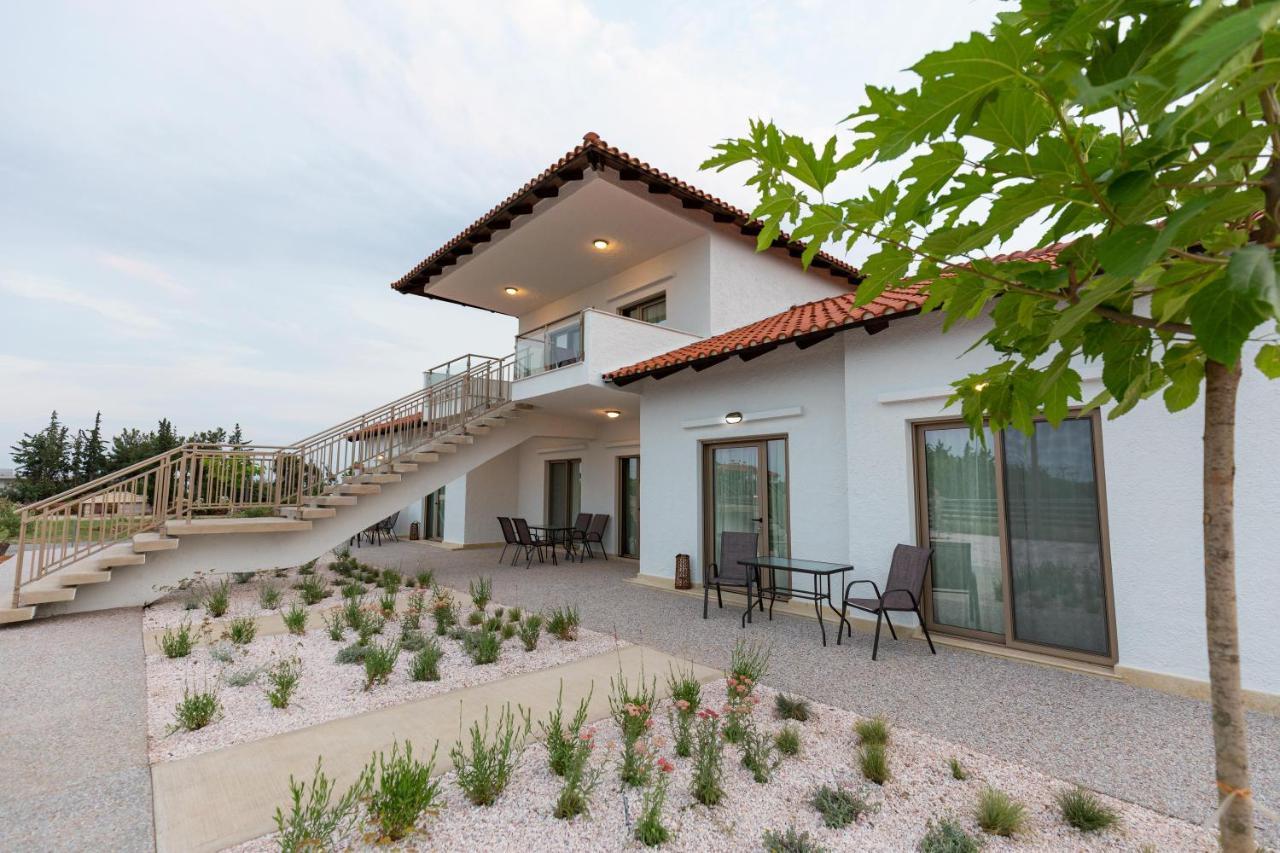 Varkes Suites 2 Nea Moudania Ngoại thất bức ảnh
