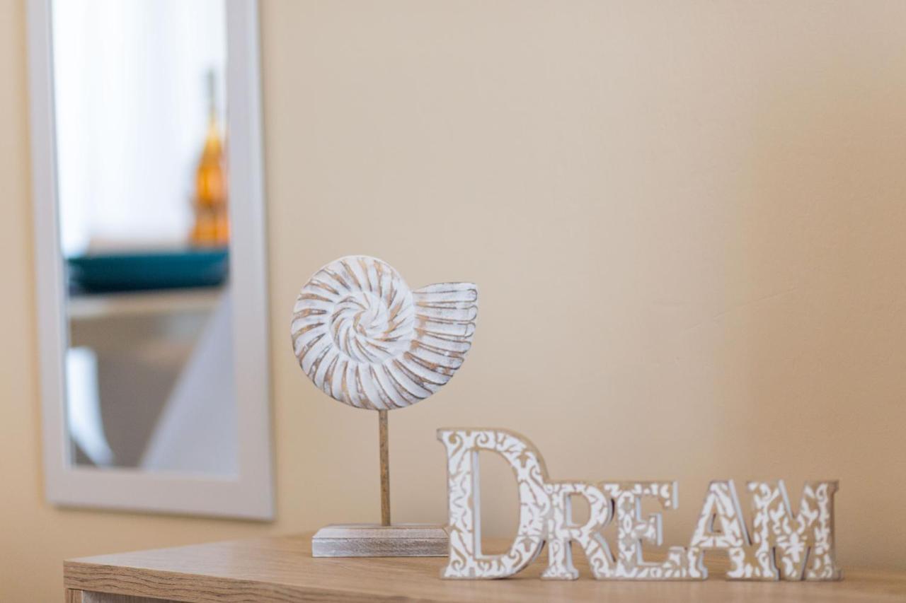 Varkes Suites 2 Nea Moudania Ngoại thất bức ảnh