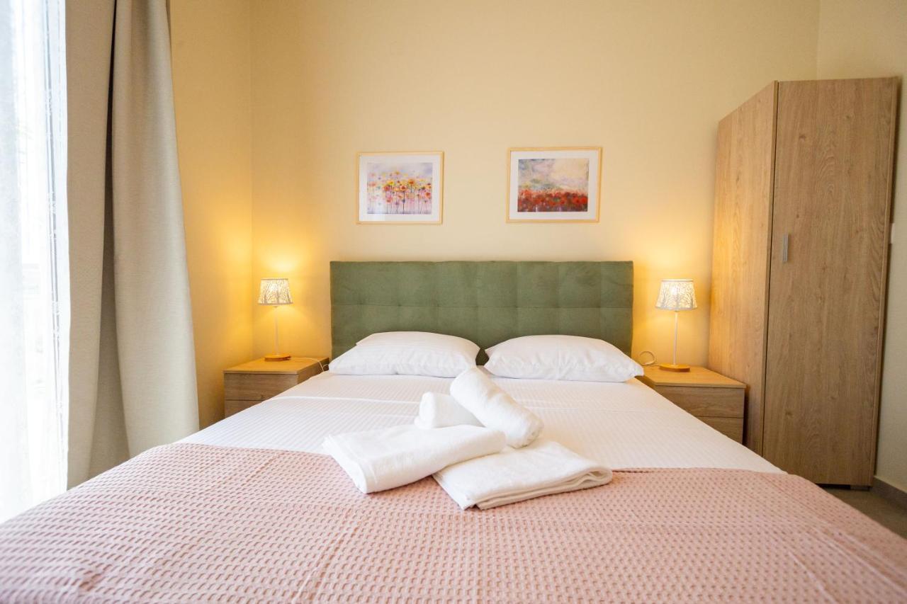 Varkes Suites 2 Nea Moudania Ngoại thất bức ảnh