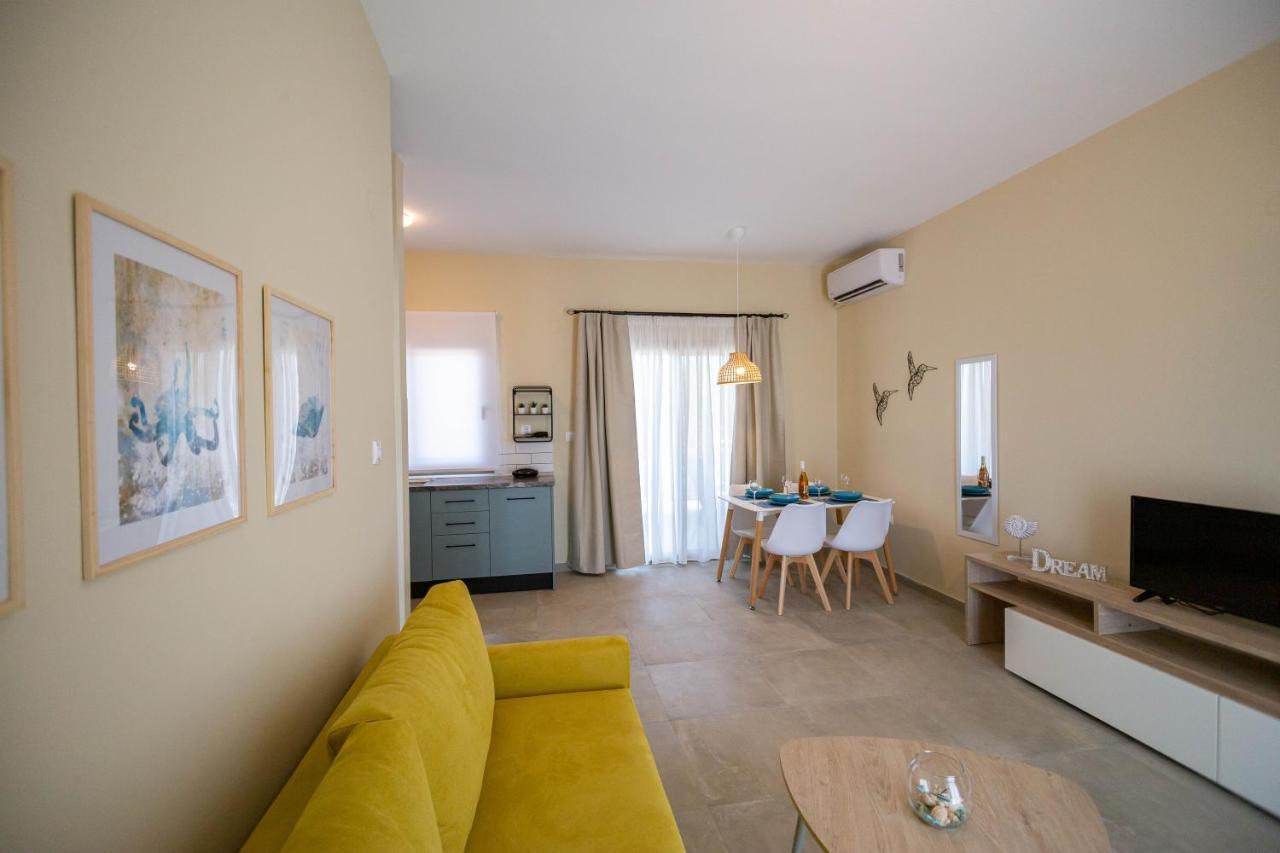 Varkes Suites 2 Nea Moudania Ngoại thất bức ảnh