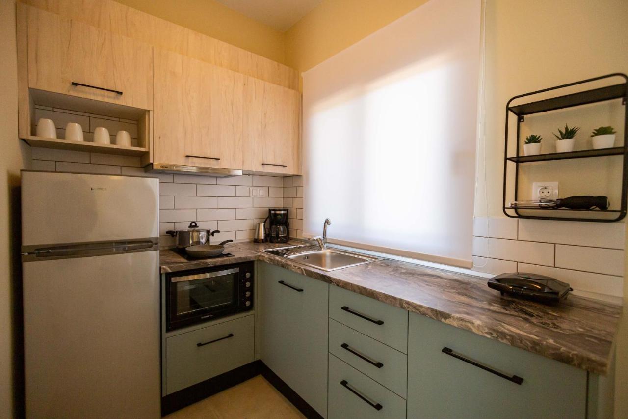 Varkes Suites 2 Nea Moudania Ngoại thất bức ảnh