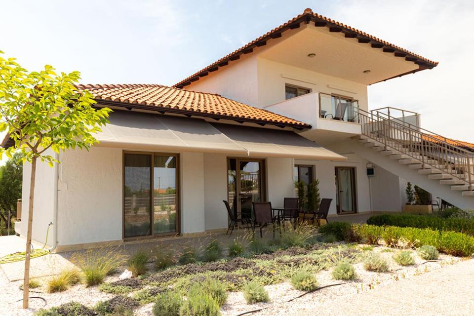 Varkes Suites 2 Nea Moudania Ngoại thất bức ảnh