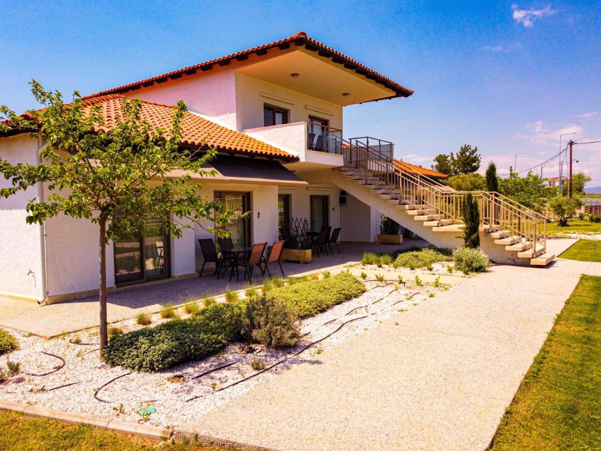 Varkes Suites 2 Nea Moudania Ngoại thất bức ảnh