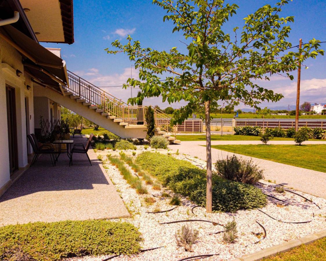 Varkes Suites 2 Nea Moudania Ngoại thất bức ảnh