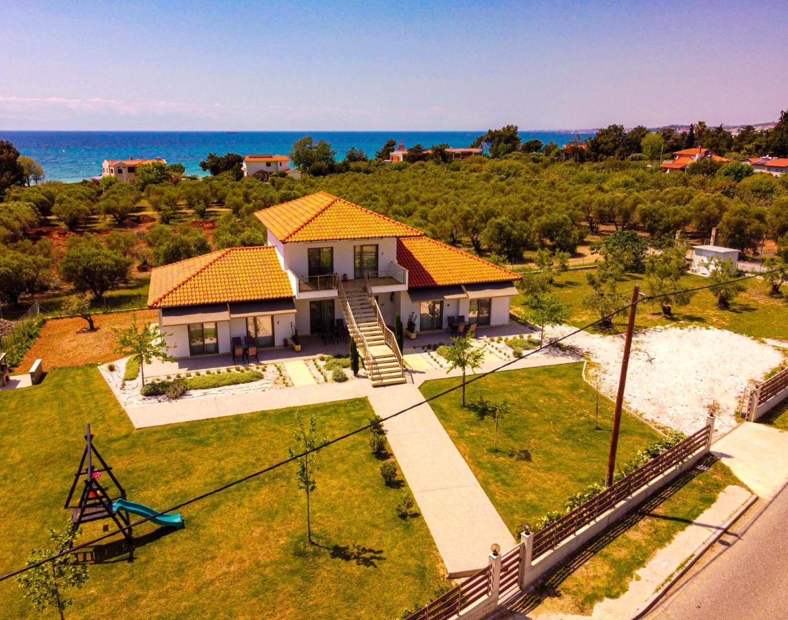 Varkes Suites 2 Nea Moudania Ngoại thất bức ảnh