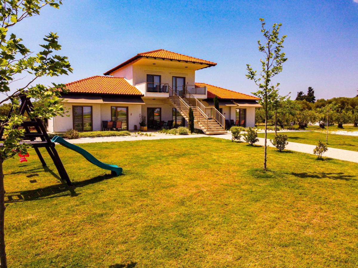 Varkes Suites 2 Nea Moudania Ngoại thất bức ảnh